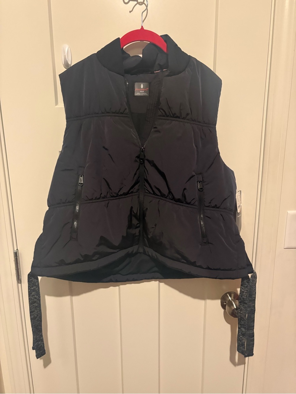 Free People Easy Breezy Puffer Vest XS Black NWT - Picture 3 of 6
